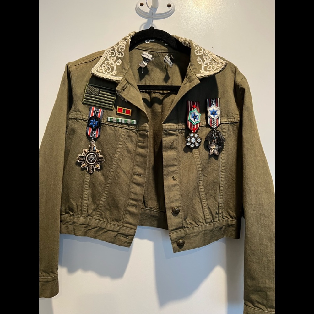 Alice and Olivia Chloe Embroidered Green Army Jacket - Picture 1 of 4